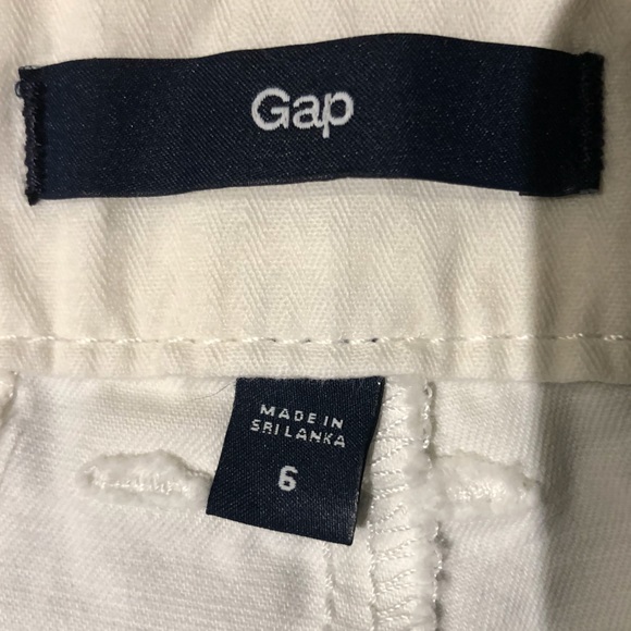 5/$20 GAP Bermuda Shorts. Size 6 - Picture 3 of 3